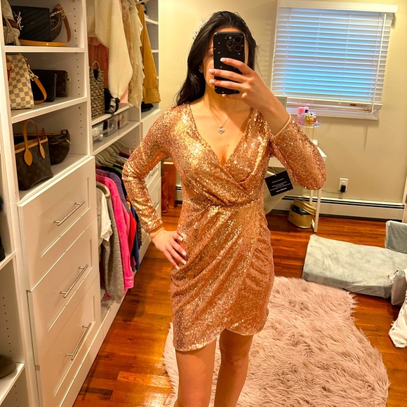 charlotte russe rose gold sequin dress Beautiful rose gold sequence dress